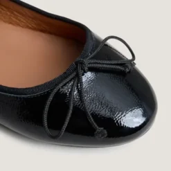 Ballerines à petits lacets