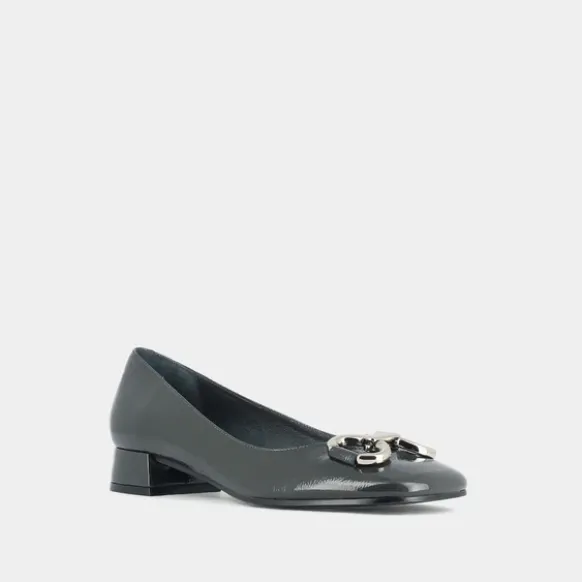 Ballerines à talons et boucles argentées