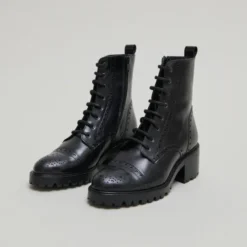 Boots à lacets et à talons