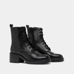 Boots à lacets et à talons