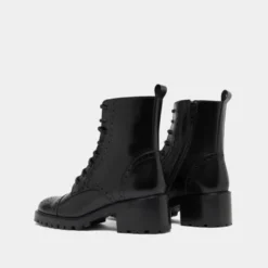 Boots à lacets et à talons