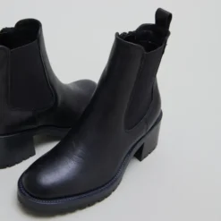 Boots à larges élastiques