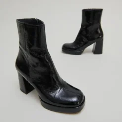 Boots à plateformes et bouts carrés