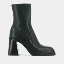 Boots à plateformes et bouts carrés