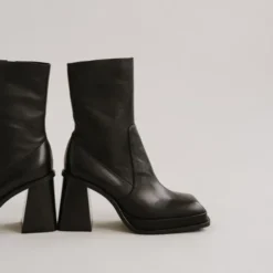 Boots à plateformes et bouts carrés