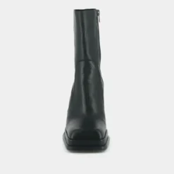 Boots à plateformes et bouts carrés