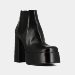 Boots à plateformes et bouts carrés