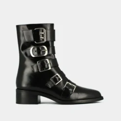 Boots à sangles et bouts pointus