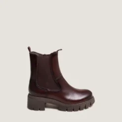 Boots à semelles crantées et bouts ronds...