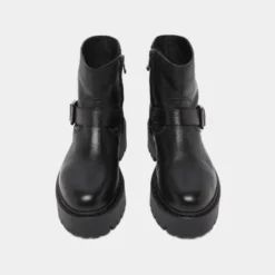 Boots à semelles crantées et boucles