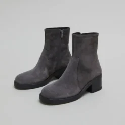 Boots à talons droits