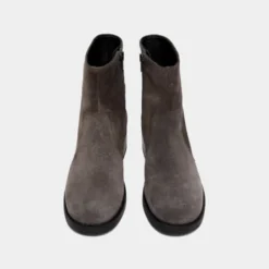 Boots à talons droits