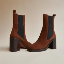 Boots à talons et bouts carrés