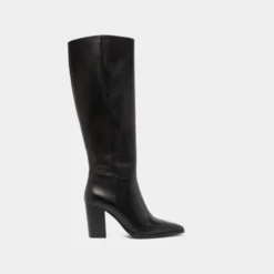Bottes à bouts pointus