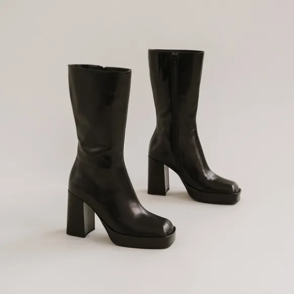 Bottes à plateformes et bouts carrés