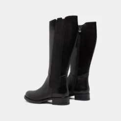 Bottes plates à bouts ronds