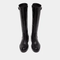 Bottes à semelles crantées