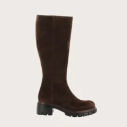 Bottes à semelles crantées