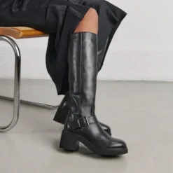 Bottes à semelles épaisses et boucles la...