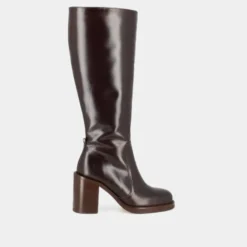 Bottes à talons débordants