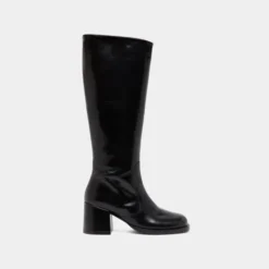 Bottes à talons et bouts arrondis
