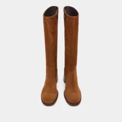 Bottes à talons et bouts arrondis