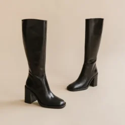 Bottes à talons et bouts carrés