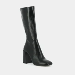 Bottes à talons et bouts carrés