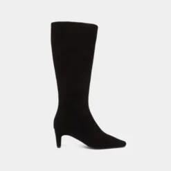 Bottes à talons et bouts pointus