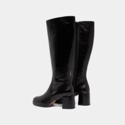 Bottes à talons et plateformes
