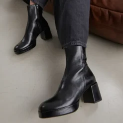 Bottines à bouts carrés