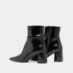 Bottines à bouts pointus