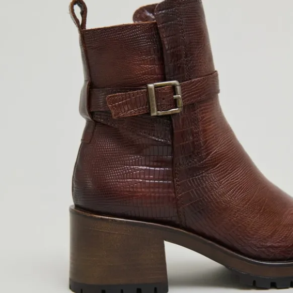 Bottines à bouts ronds et boucles