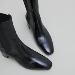Bottines à larges élastiques