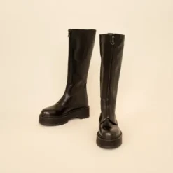 Bottines à plateformes et fermetures frontales