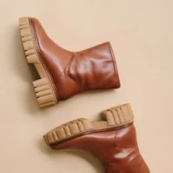 Bottines à semelles crantées
