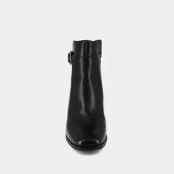 Bottines à talons et boucles