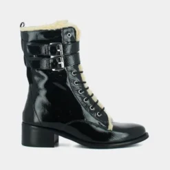 Bottines à talons et lacets