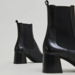 Bottines à talons et élastiques