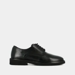 Derbies à lacets