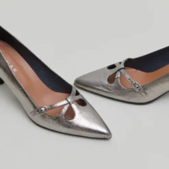 Escarpins à brides croisées
