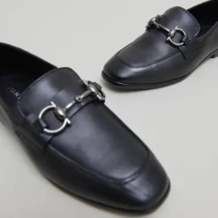 Mocassins à mors et bouts carrés