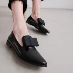 Mocassins à noeuds et bouts pointus