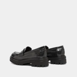 Mocassins à semelles crantées