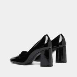 Mocassins à talons et bouts carrés