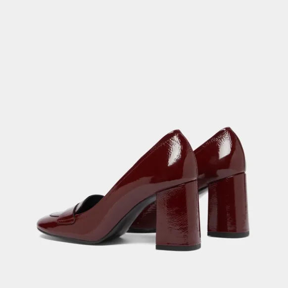 Mocassins à talons et bouts carrés