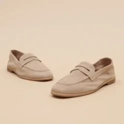 Mocassins à talons plats et bouts arrond...