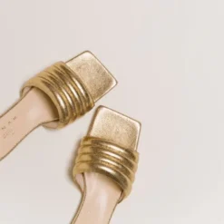 Mules à bouts carrés