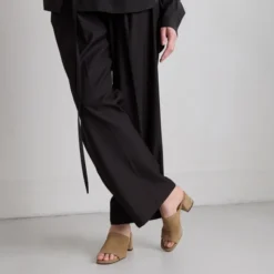 Mules à talons et bouts ouverts