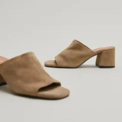 Mules à talons et bouts ouverts